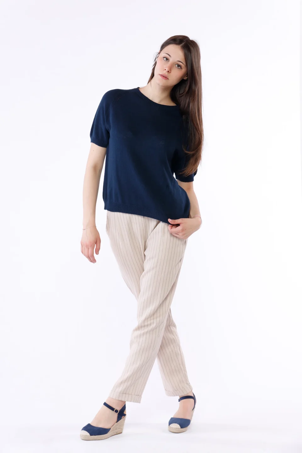 MAGLIA a manica corta con graziosi ricami laterali e orli a costine ONEWORLD HYBRID