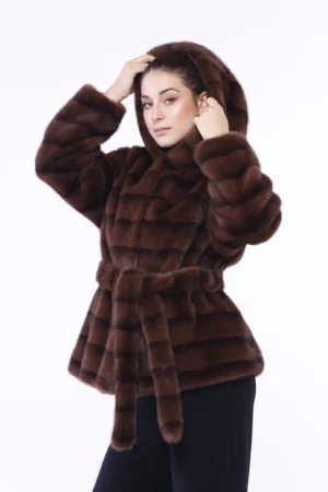 CAPPOTTO con pelliccia chiusura a bottoni e cintura