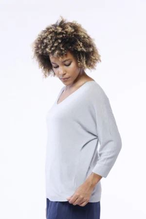MAGLIA ampia con scollo a V e manica a tre quarti