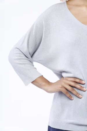 MAGLIA ampia con scollo a V e manica a tre quarti