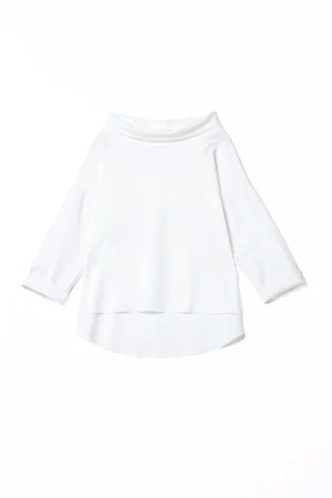 BLUSA con manica a tre quarti collo a barchetta risvoltato e fondo con taglio irregolare