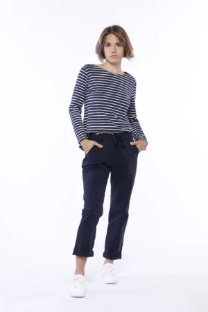 PANTALONE casual con risvolto alle caviglie e comodo laccetto di chiusura in vita