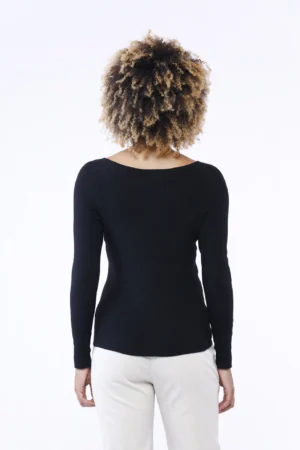 MAGLIA casual con scollo a barca e manica lunga