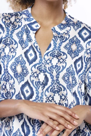 BLUSA lungo con spalline sottili a fantiasia di foglie