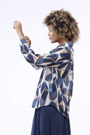 BLUSA a stampa fantasia con bottoni nascosti e colletto alla francese