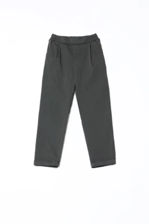 PANTALONE in morbido cotone con risvolti alle caviglie di tendenza e graziose pence verticali sul davanti