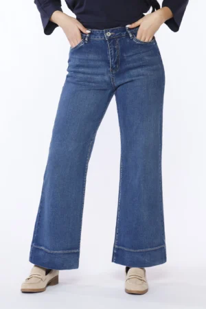 PANTALONE in denim wide leg con chiusura a bottone e passanti alla cintura