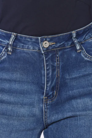 PANTALONE in denim wide leg con chiusura a bottone e passanti alla cintura