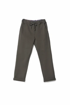 PANTALONE casual con tasche risvolti alle caviglie e laccetto di chiusura in vita