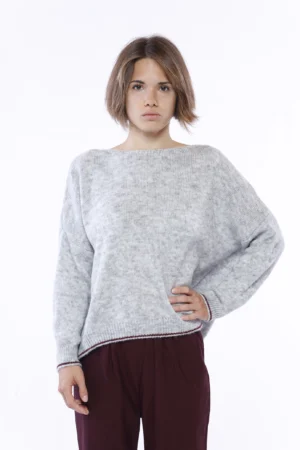 MAGLIA casual ampia con scollo a barca e orli bicolore a contrasto