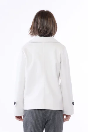 CAPPOTTO Doppiopetto corto con collo reverse bottoni neri e graziose cinghie sulle maniche