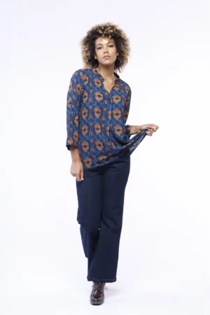 BLUSA Stampa con collo alla coreana e scollo a V