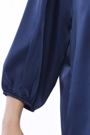 BLUSA satinata girocollo con maniche a sbuffo