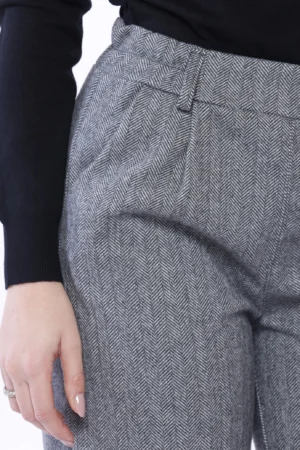 PANTALONE classico rigato con passanti alla cintura