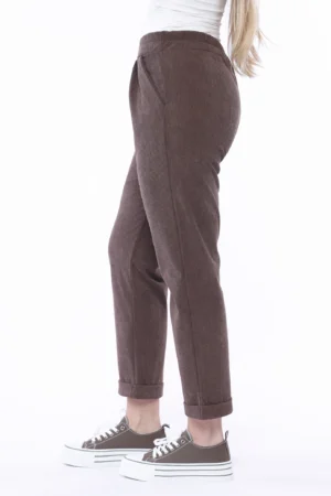 PANTALONE caldo modello velluto con risvolti alle caviglie