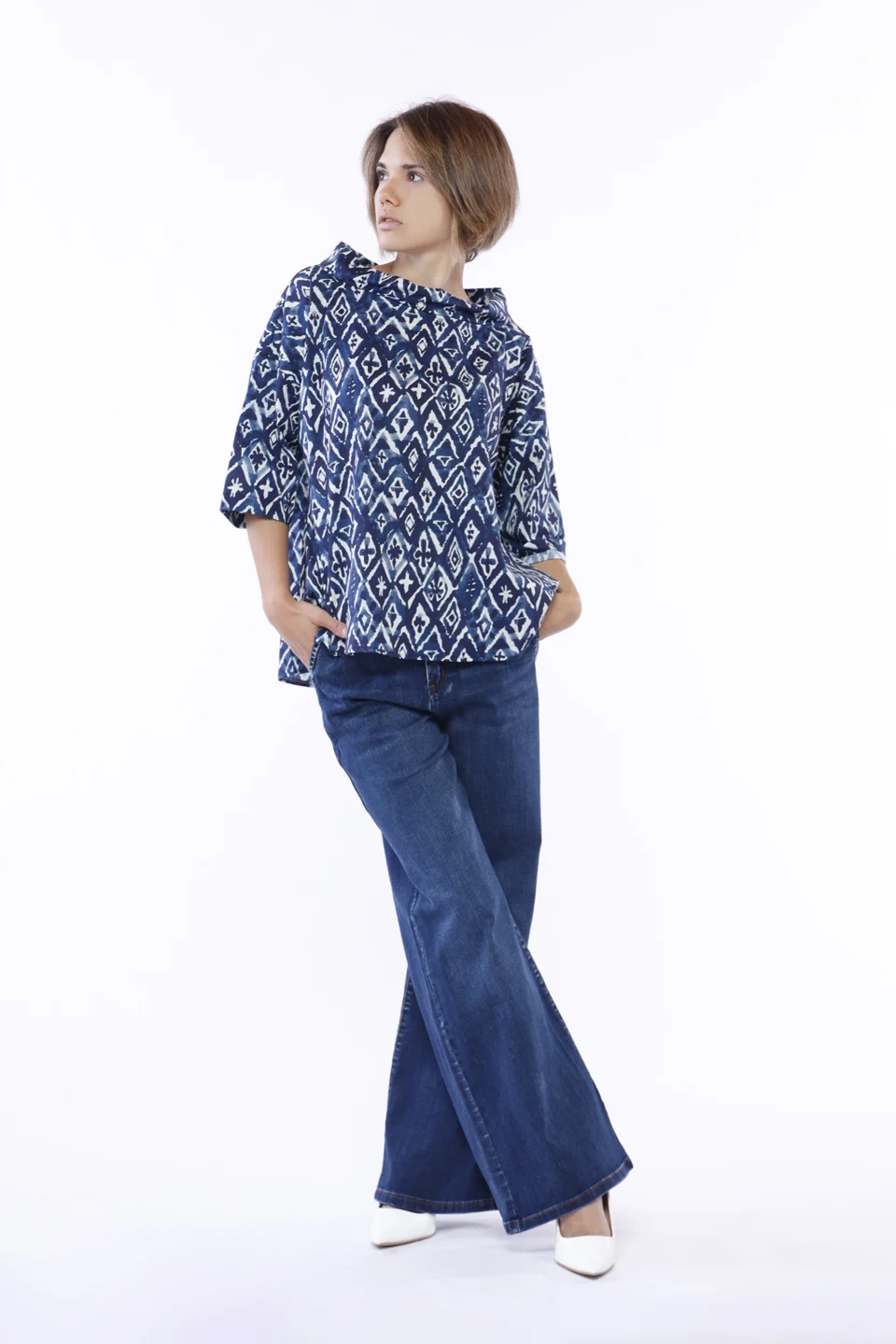 BLUSA ampia con stampa a fantasia di rombi e scollo a barca risvoltato ONEWORLD HYBRID