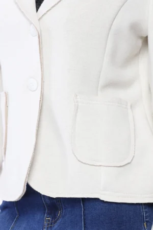 GIACCA corta sagomata monopetto con taschine sul davanti