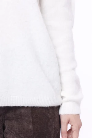 MAGLIA casual con scollo a giro largo e orli a costine