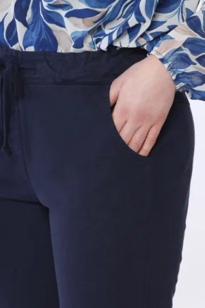 PANTALONE comodo in cotone con risvolti alle caviglie fodera interna a fiori e laccetto di chiusura