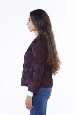 GIACCA corta primi freddi con ricami a fiori chiusura a bottoni e taschini sul davanti