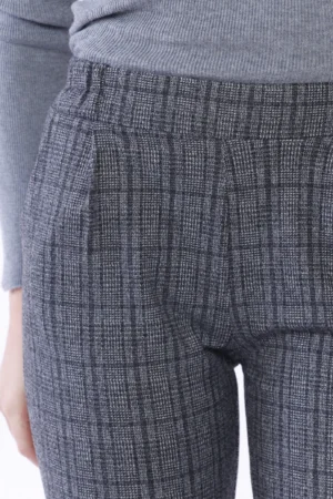 PANTALONE classico a trama scozia con risvolti alle caviglie di tendenza e comodo elastico di chiusura