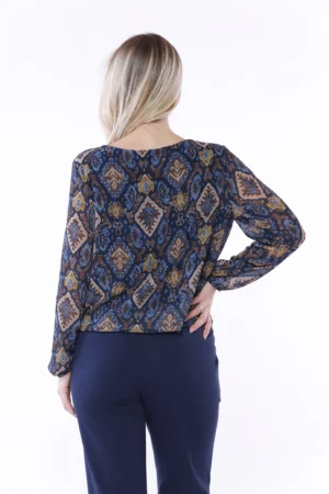 BLUSA a stampa Ikat con orli a sbuffo e graziose pence sul davanti