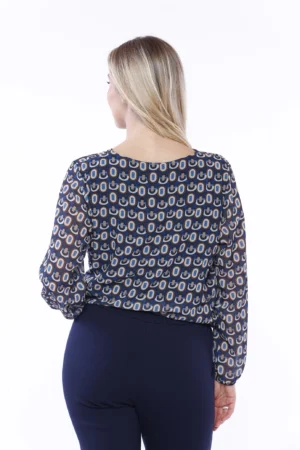 BLUSA a stampa fantasia con scollo a giro, orli a sbuffo e graziose pence sul davanti