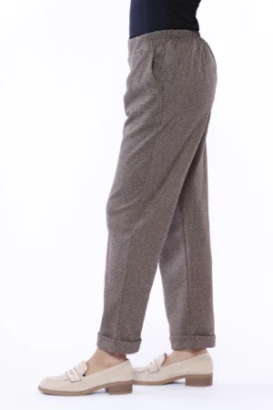 PANTALONE con trama a quadretti risvolti di tendenza alle caviglie e tasche laterali