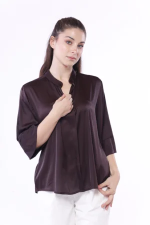 CAMICIA ampia con maniche a kimono e colletto alla coreana aperto sul davanti