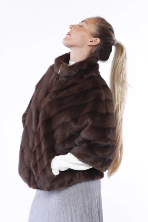 CAPPOTTO pellicia a pelo corto con manicaa kimono e trapuntatura diagonale di tendenza