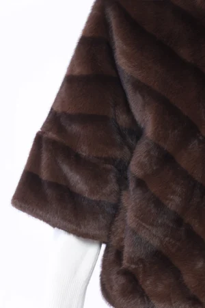 CAPPOTTO pellicia a pelo corto con manicaa kimono e trapuntatura diagonale di tendenza