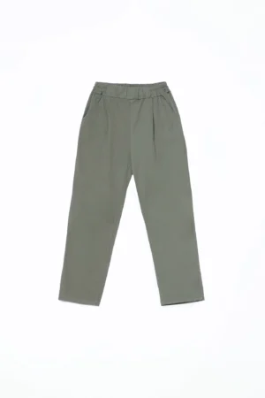PANTALONE comodo con elegante gabardina interna al girovita laccetto di chusura e risvolti alle caviglie
