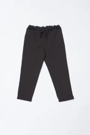 PANTALONE comodo con elegante gabardina interna al girovita laccetto di chusura e risvolti alle caviglie