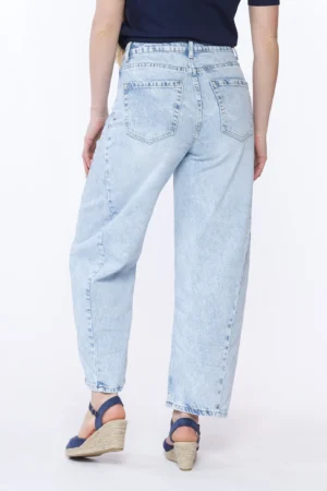 PANTALONE barrel in denim con tasche e bottone di chiusura