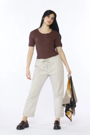 MAGLIA versatile a costine con manica corta e graziosi fiocchetti su scollo a giro ONEWORLD HYBRID
