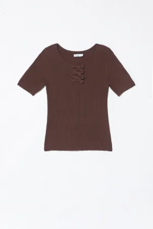 MAGLIA versatile a costine con manica corta e graziosi fiocchetti su scollo a giro