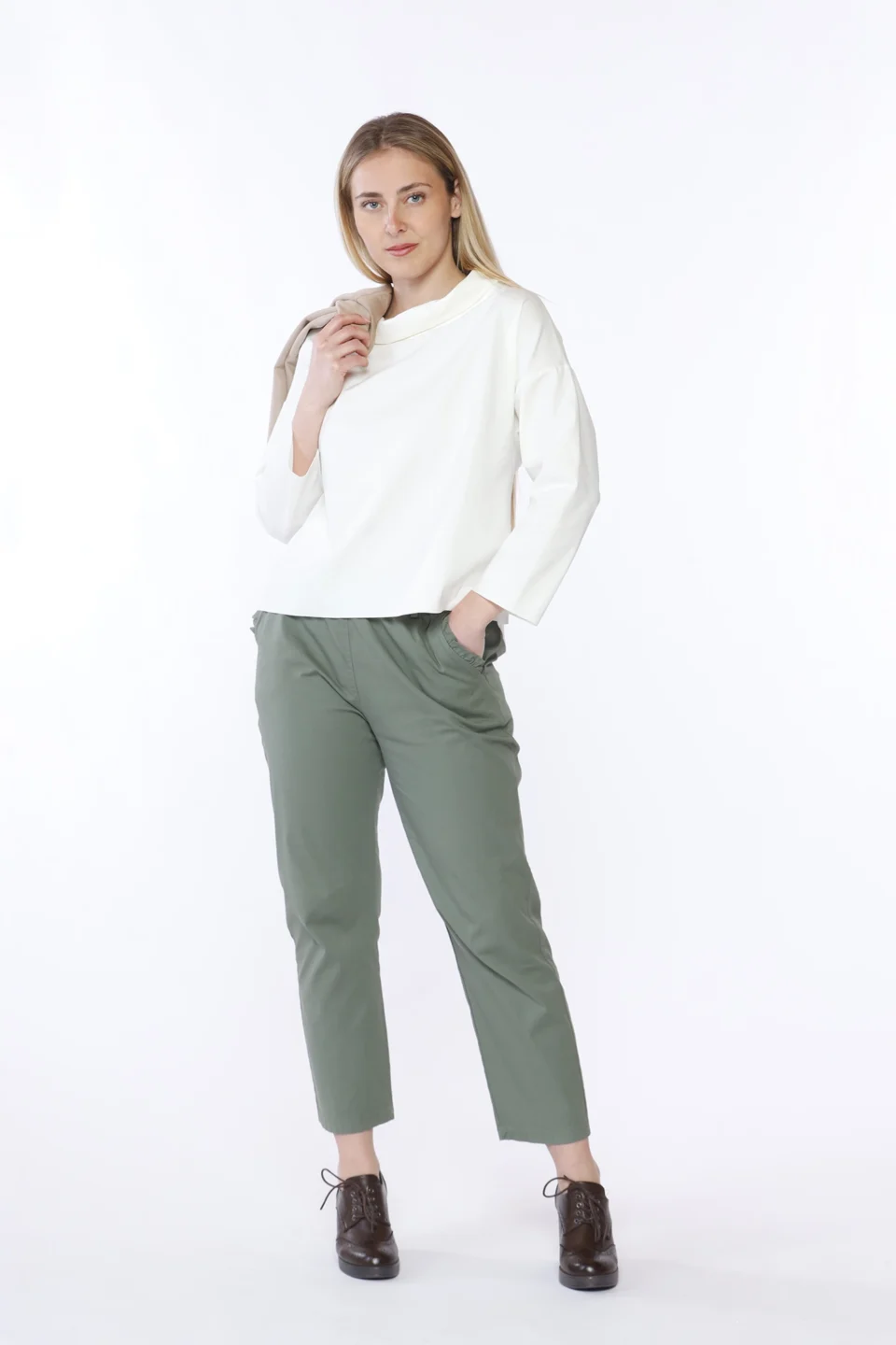 PANTALONE pull-on con graziose taschine arricciate e passanti alla cintura ONEWORLD HYBRID