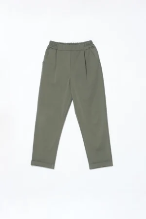 PANTALONE pull-on con graziose pence sul davanti e risvolti alle caviglie
