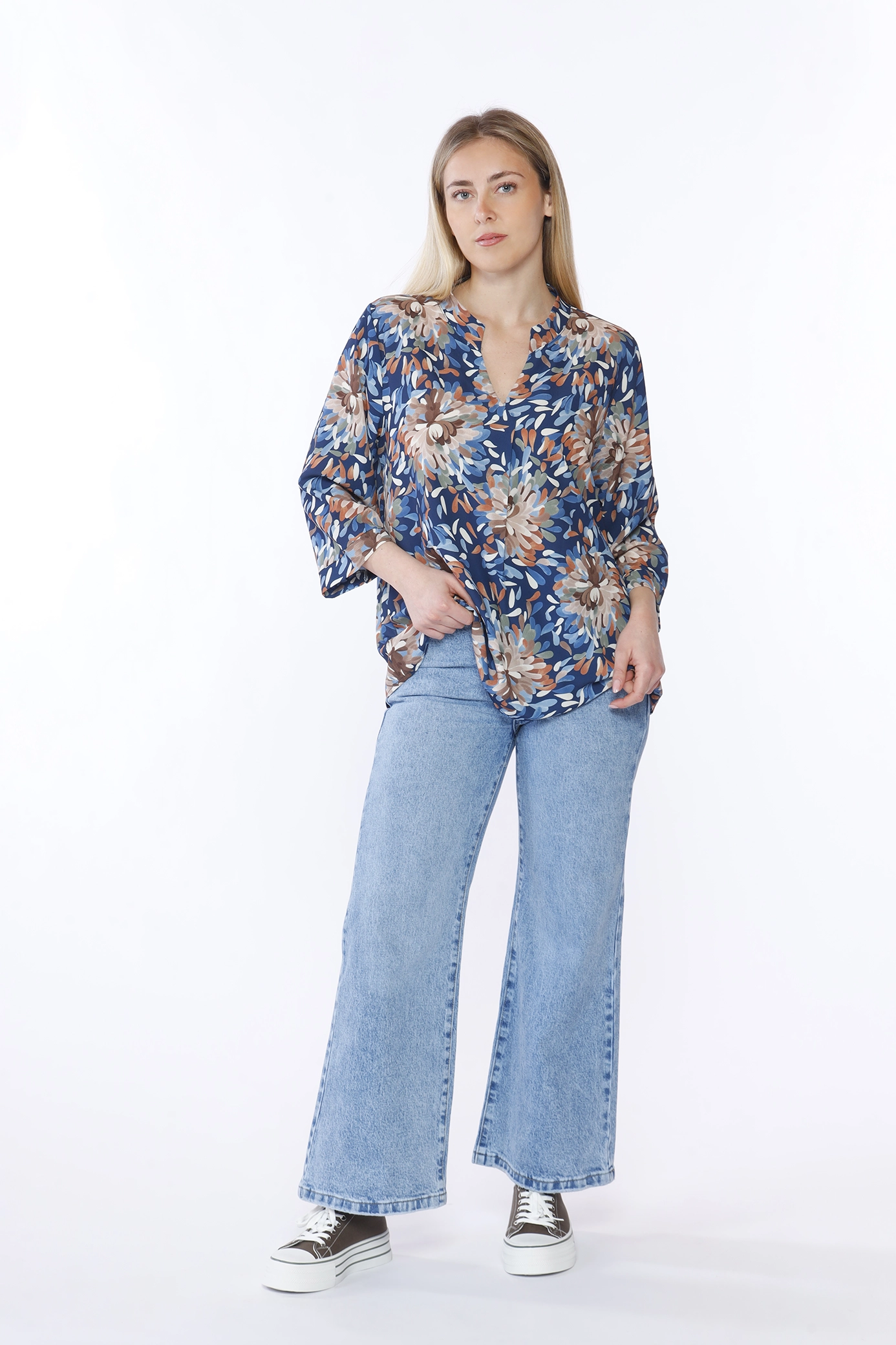BLUSA fantasia di fiori con maniche a kimono e colletto alla coreana aperto a V ONEWORLD HYBRID