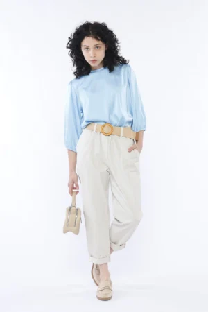 BLUSA versatile con maniche a sbuffo e scollo a giro
