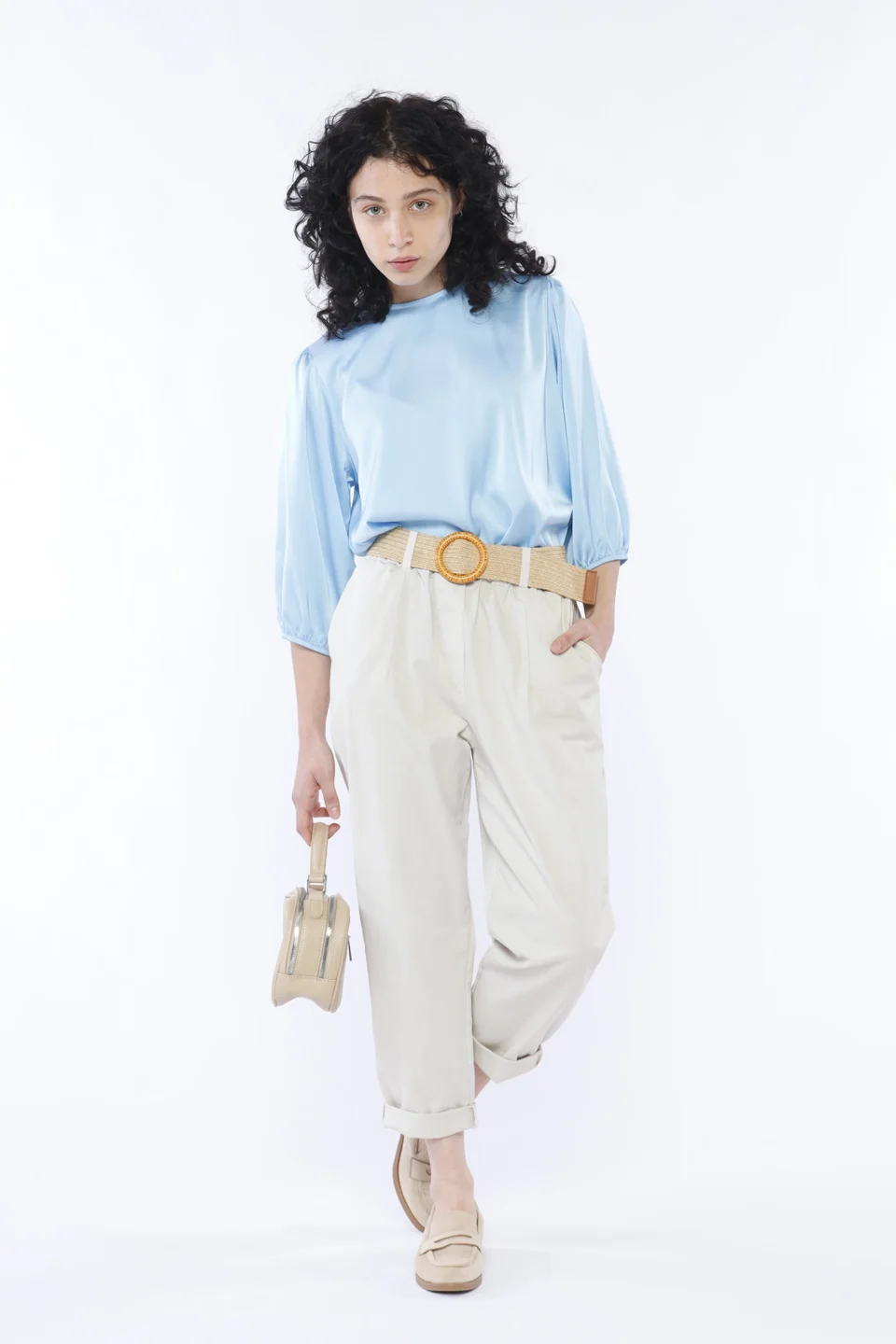 BLUSA versatile con maniche a sbuffo e scollo a giro ONEWORLD HYBRID