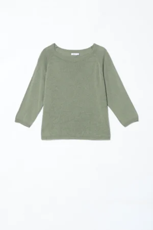 MAGLIA versatile con scollo a barca e orli a costine