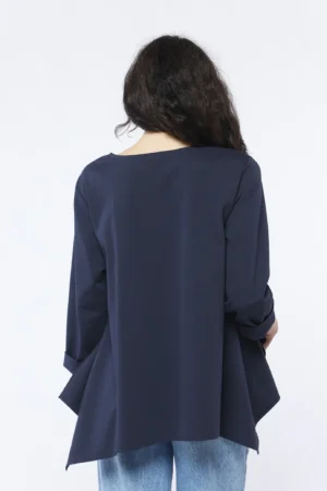 BLUSA ampia scollata a barca con cuciture asimmetriche taschino e bottoncini decorativi di tendenza