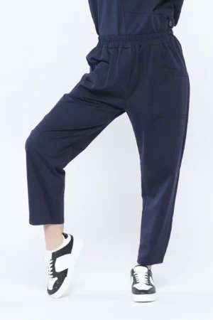 PANTALONE comodo pull-on con ampie tasche verticali e fondo a sigaretta