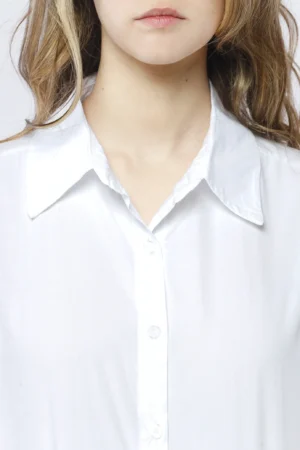 CAMICIA fresca in cotone con fondo arrotondato e taschino decorativo sul davanti