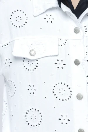GIACCA jeans con occhielli ricamati e colletto reverse