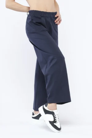 PANTALONE con tasche e cinturino elasticizzato con passanti