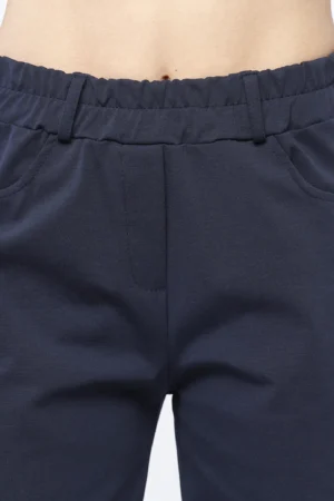 PANTALONE con tasche e cinturino elasticizzato con passanti