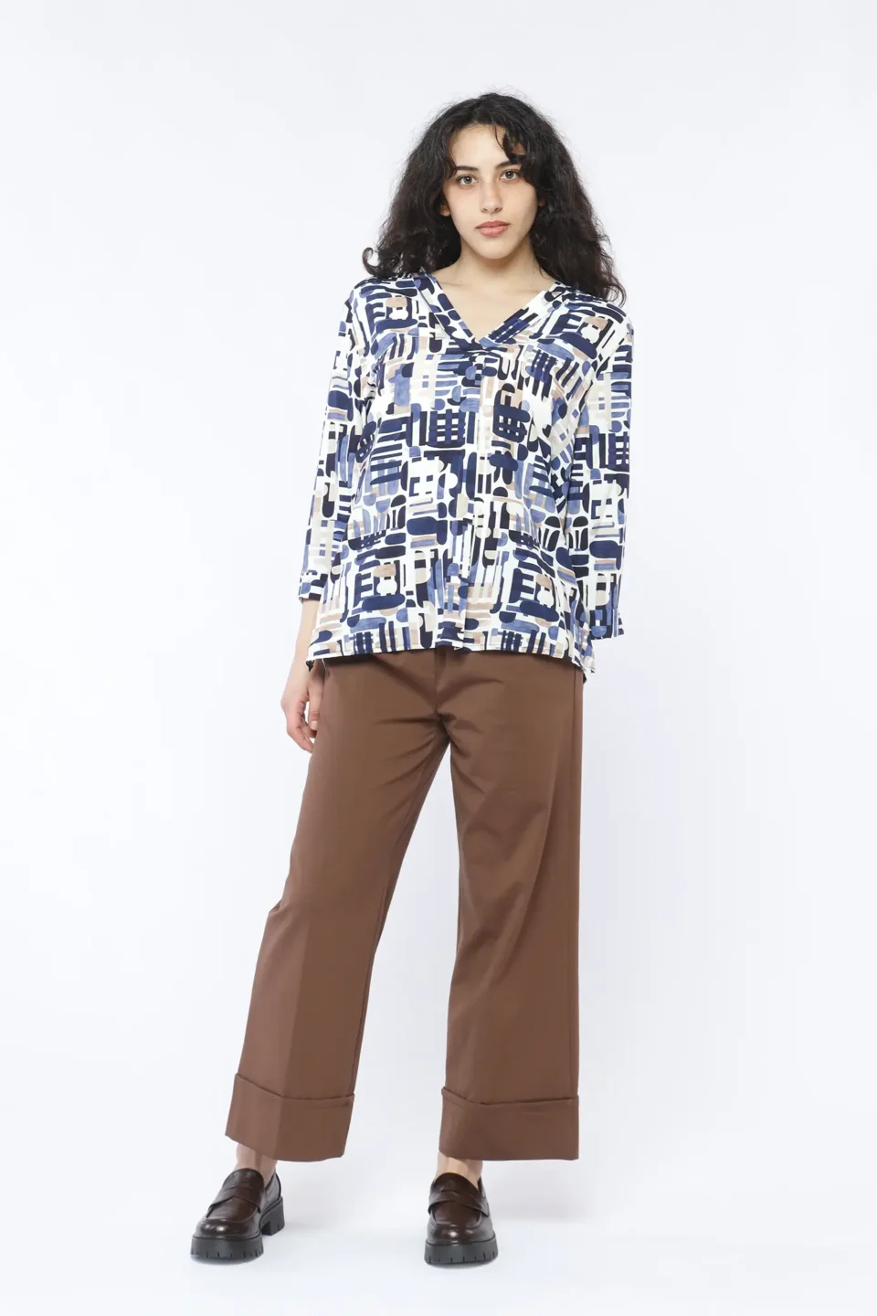 BLUSA Scollo a V  con stampa a fantasia ONEWORLD HYBRID