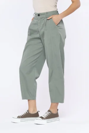 PANTALONE barrel in fresco cotone con graziose pince verticali
